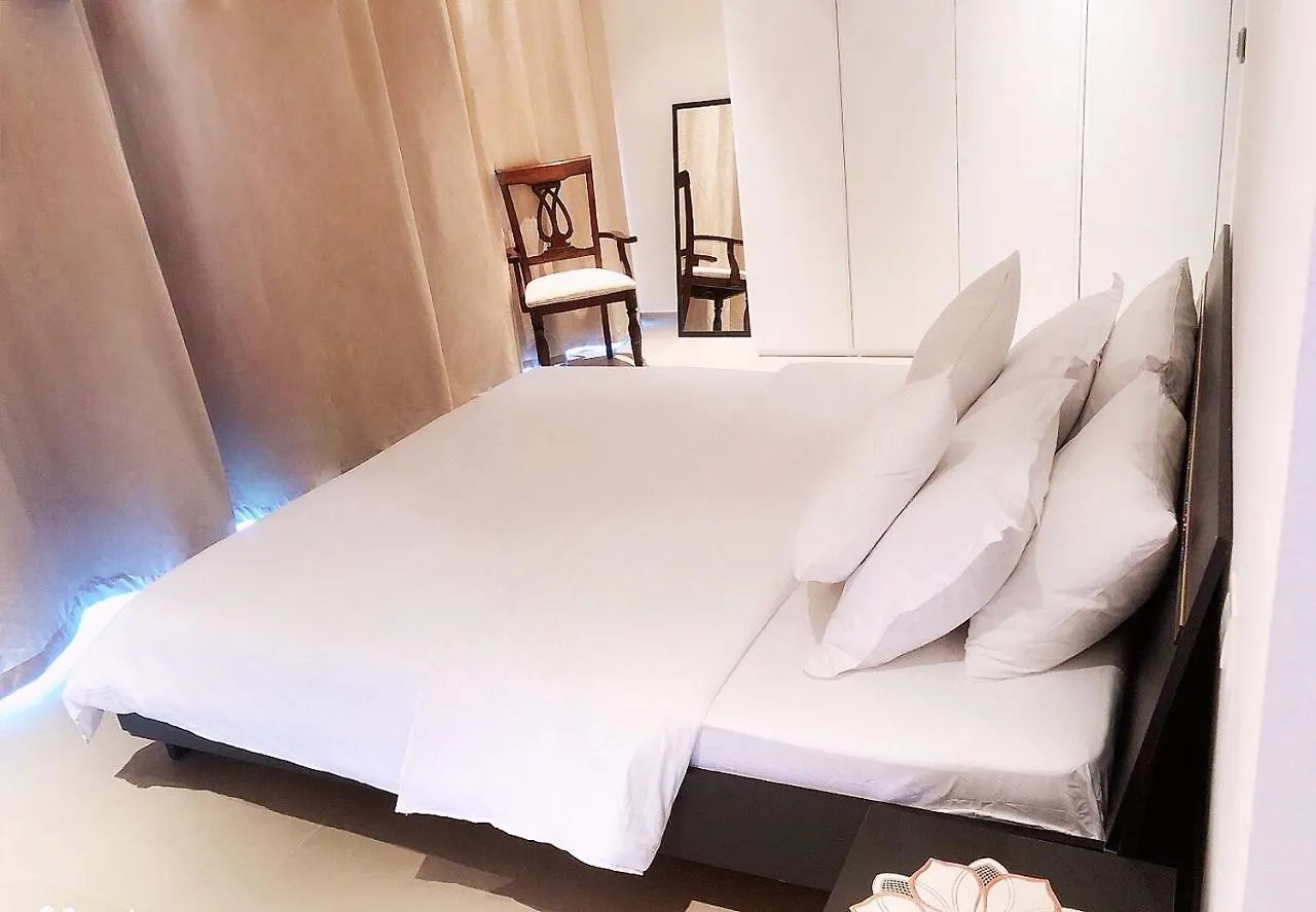 Altoot Hotel Dubai 4*,